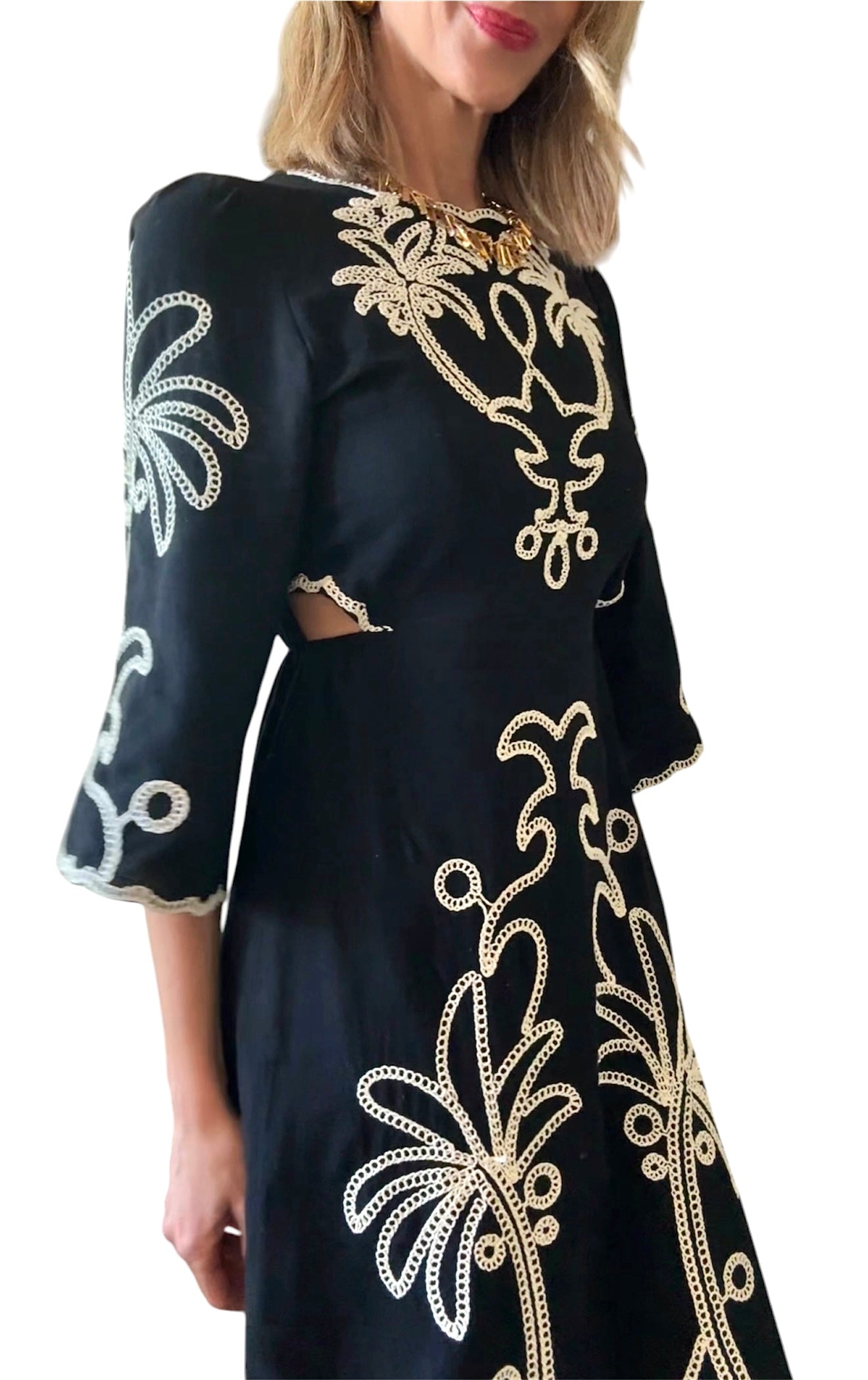 Vestido negro bordados beige