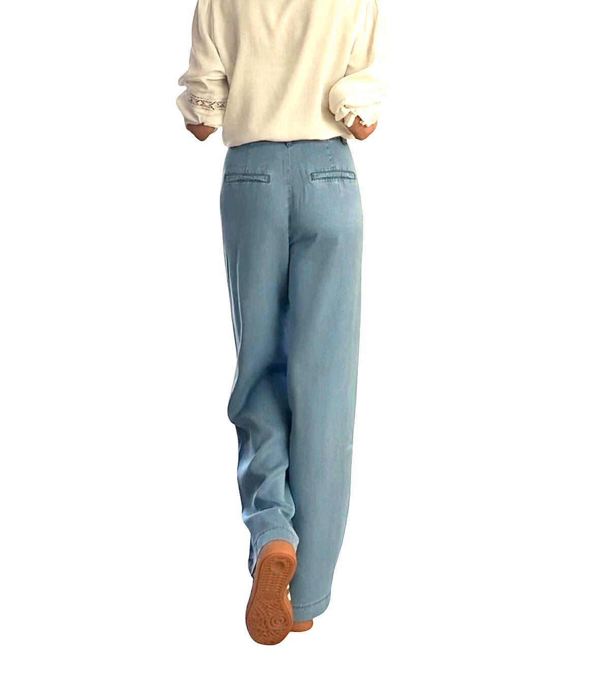 Pantalón denim fino azul claro