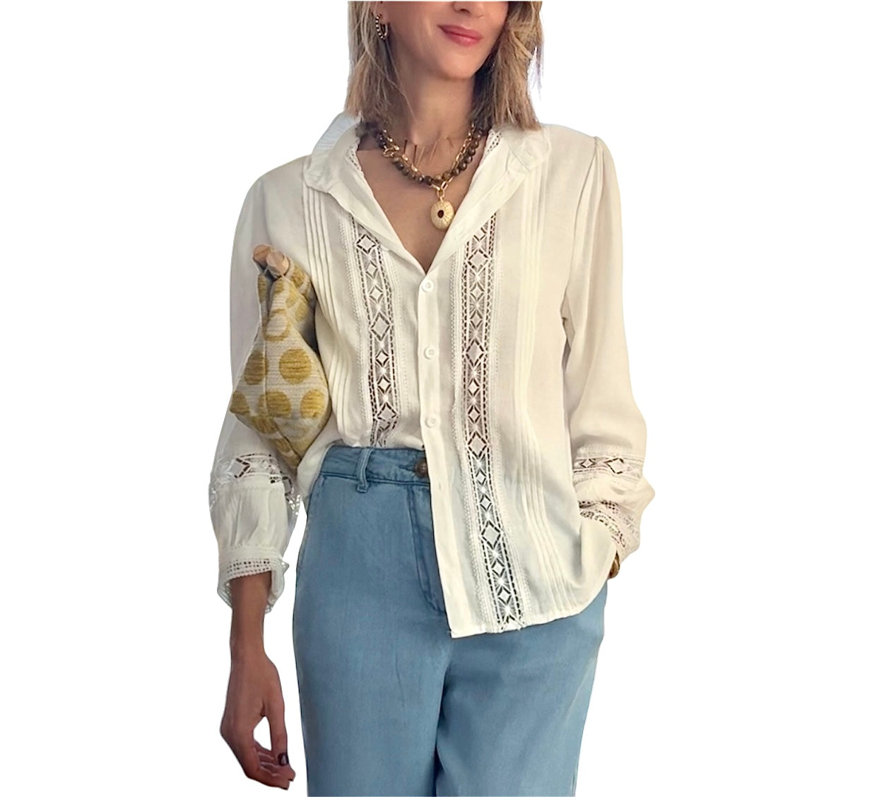 Camisa blanca detalles