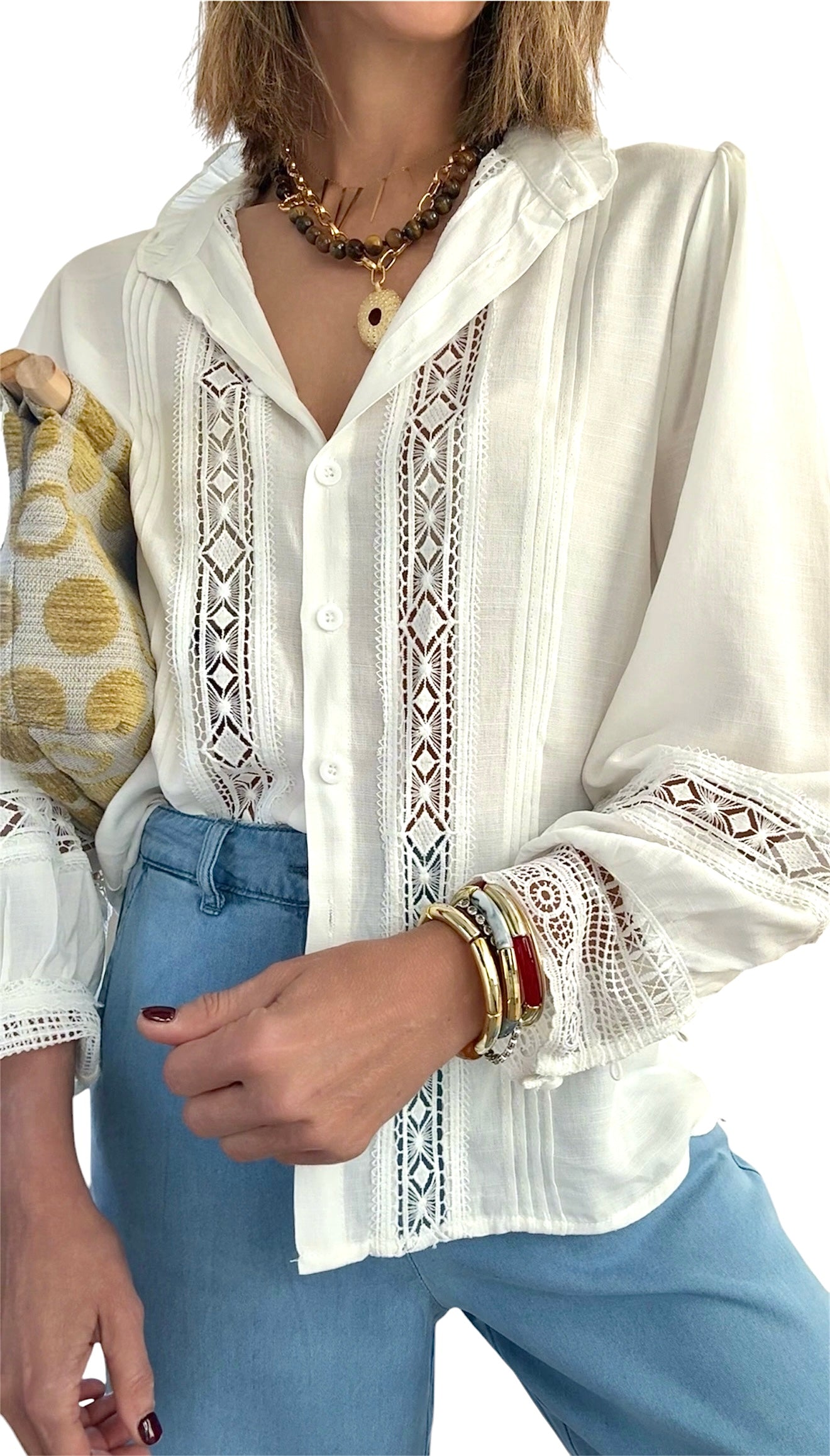 Camisa blanca detalles