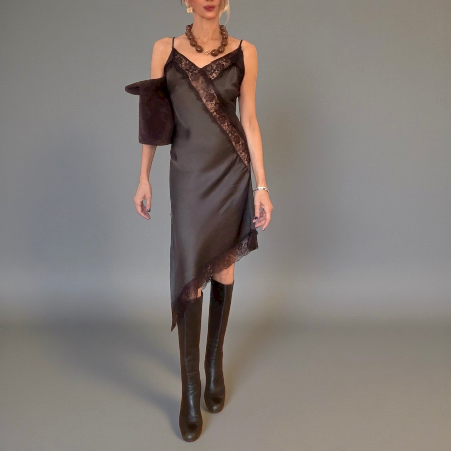 Vestido lencero asimétrico marrón