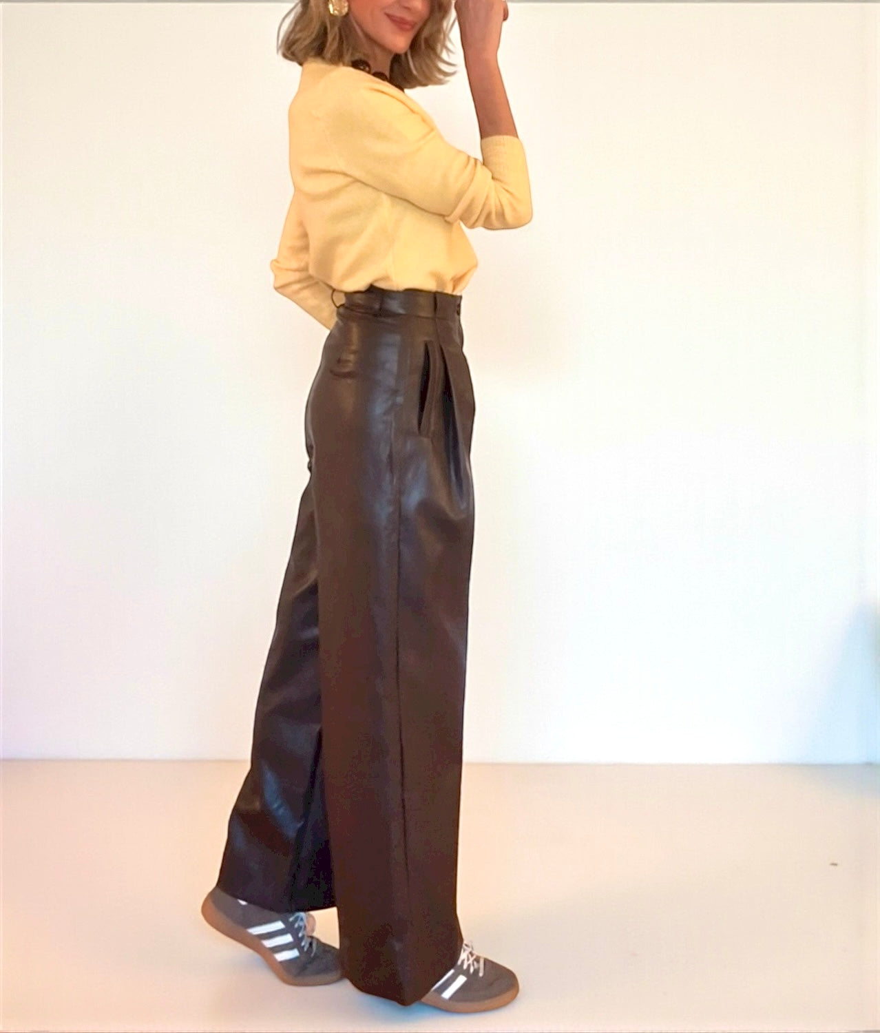 Pantalón efecto piel marrón