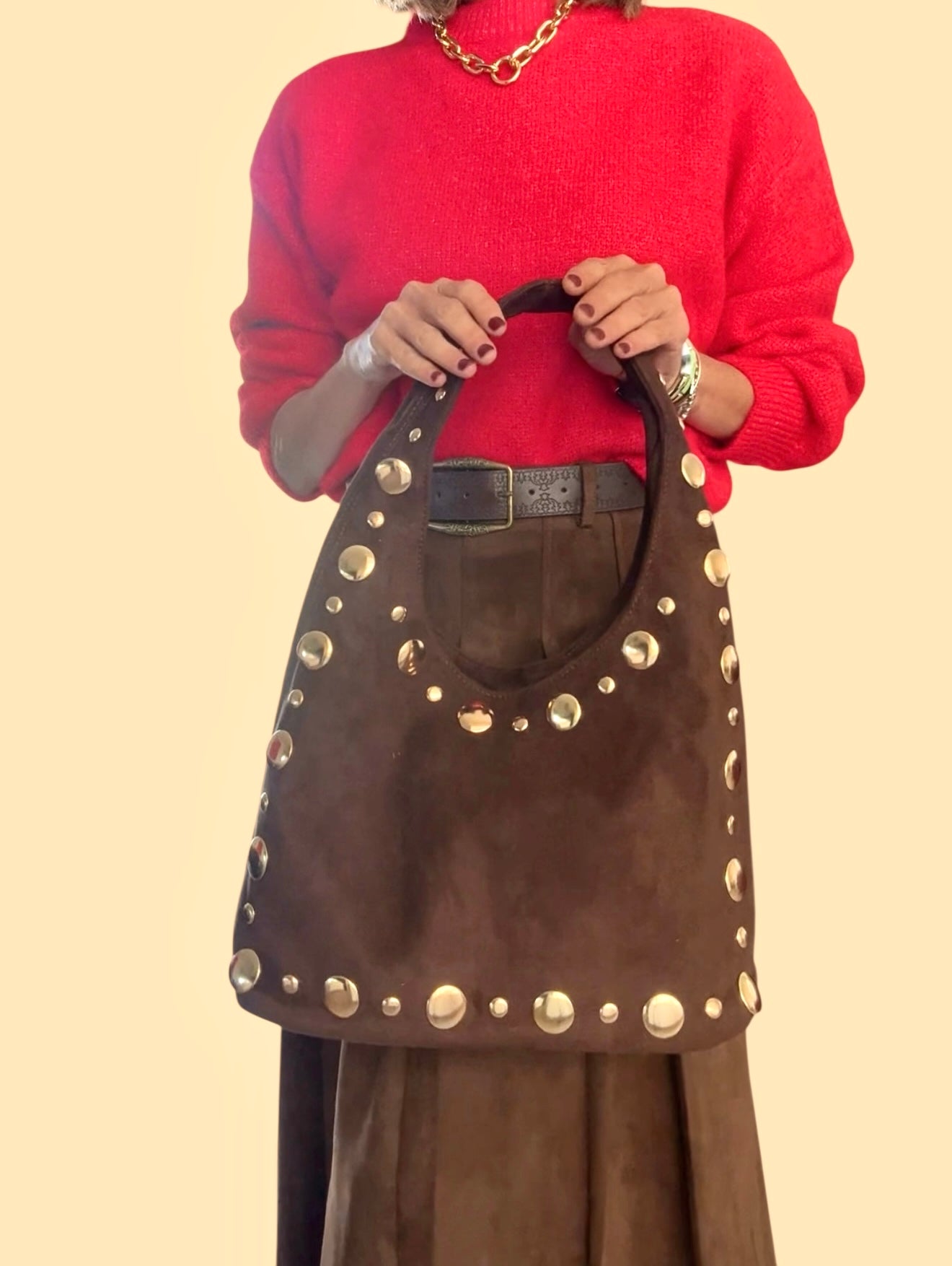 Bolso marrón tachuelas