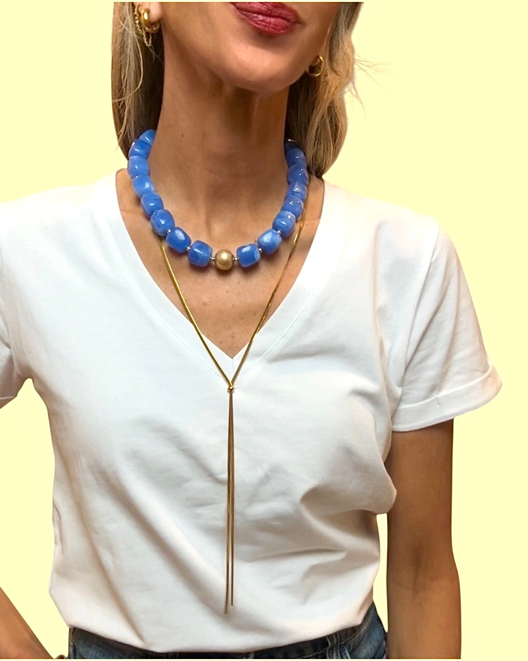 Collar bolas azul& dorado.