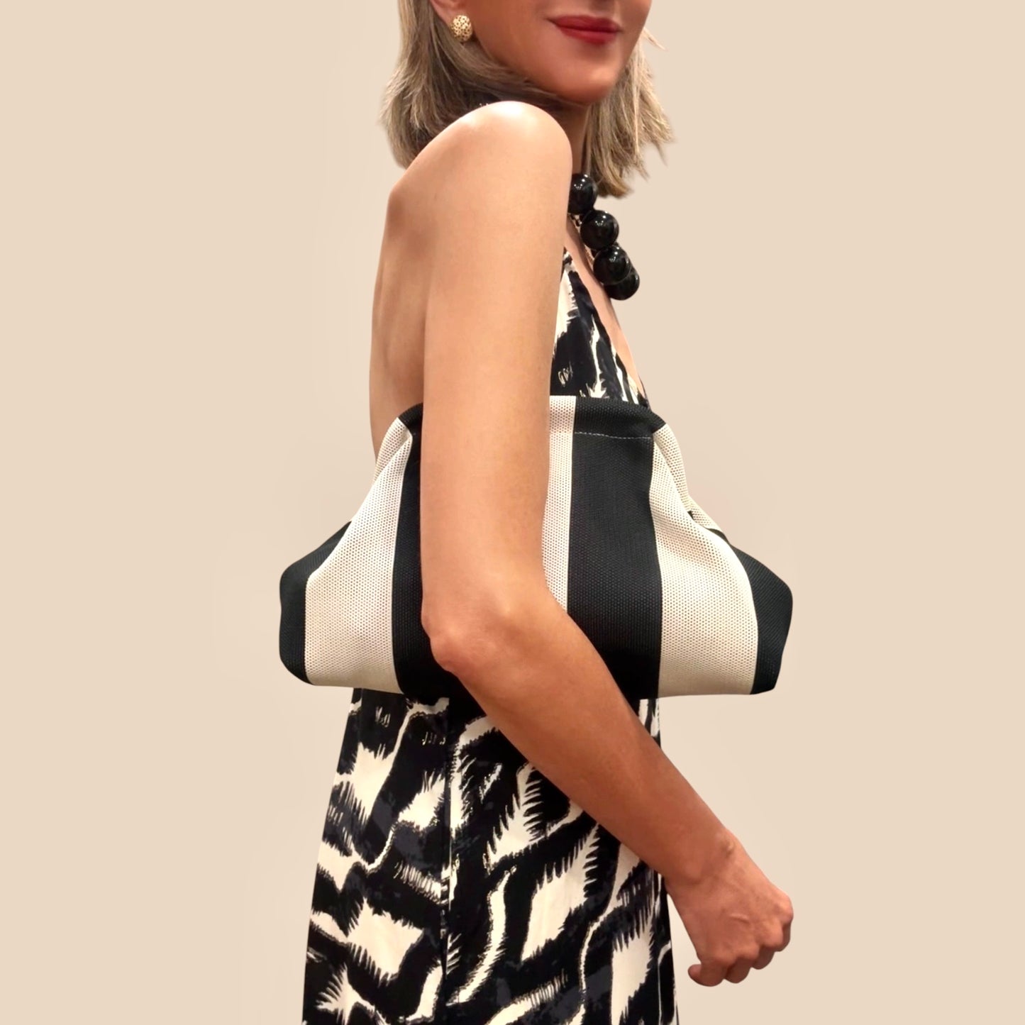 Bolso clutch rayas negro& blanco