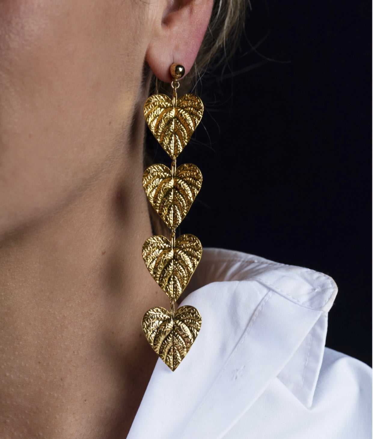 Pendientes hojas doradas