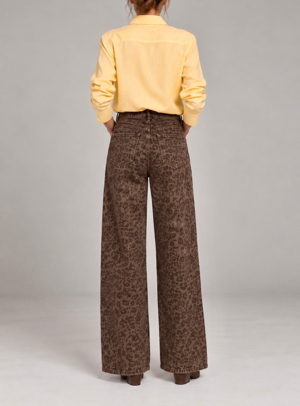 Pantalón wide leg animal print choco