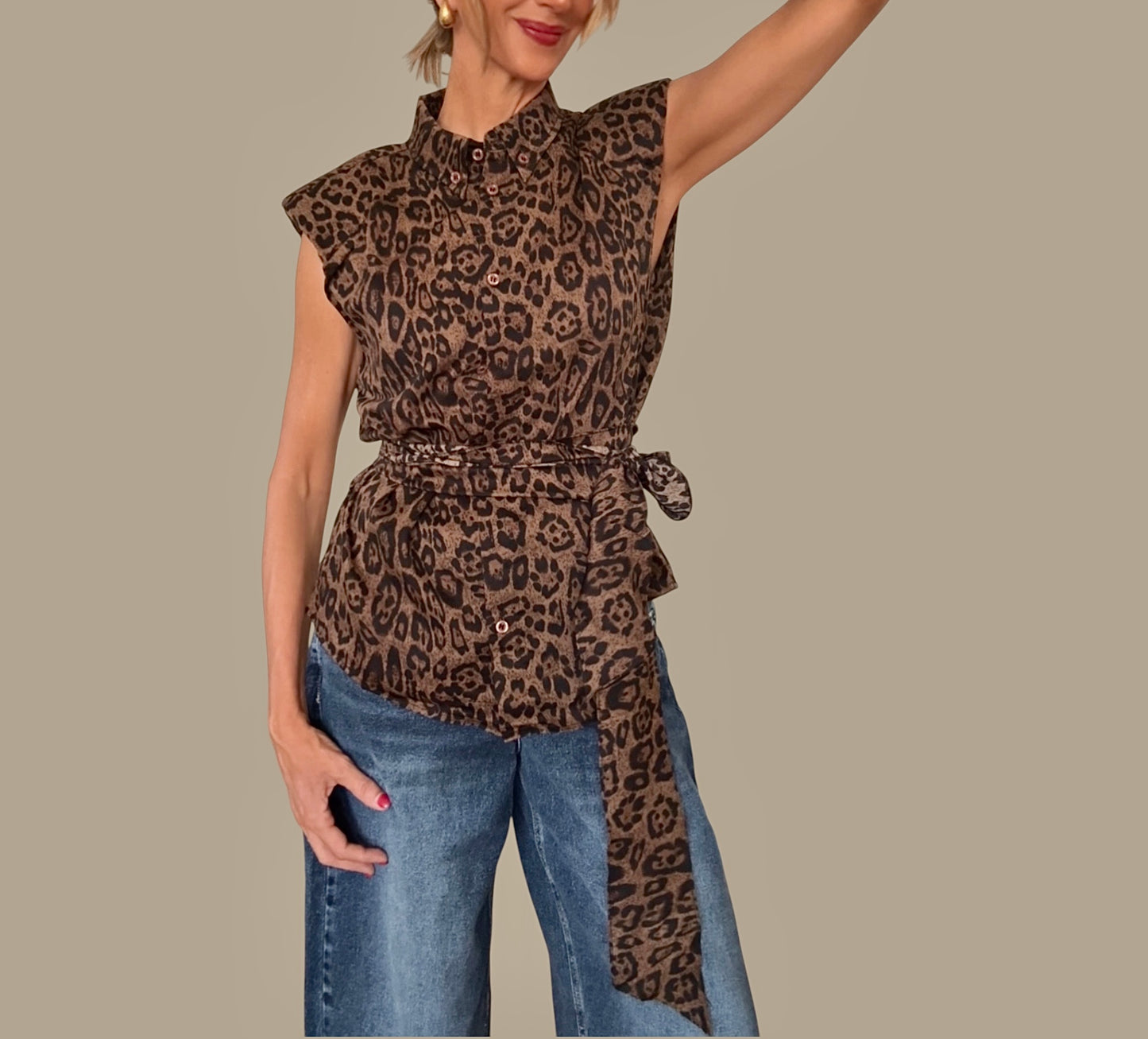 Blusa animal print con lazada