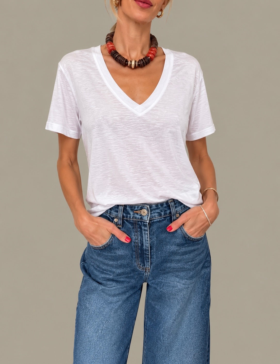 Camiseta pico blanca