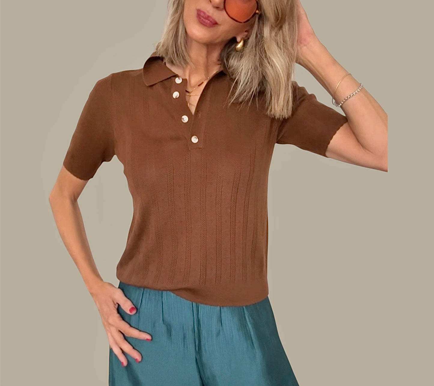 Polo de punto calado marrón