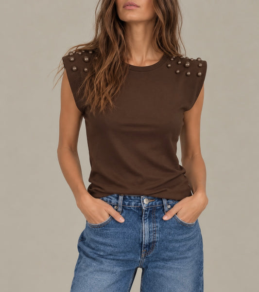 Camiseta marrón perlas hombros