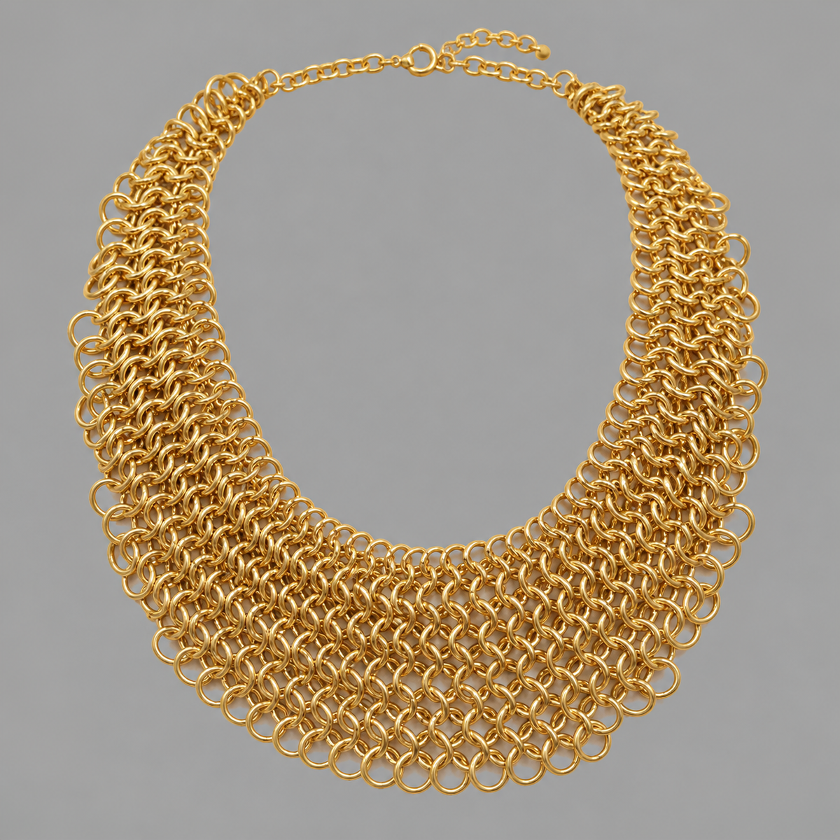 Collar dorado eslabones