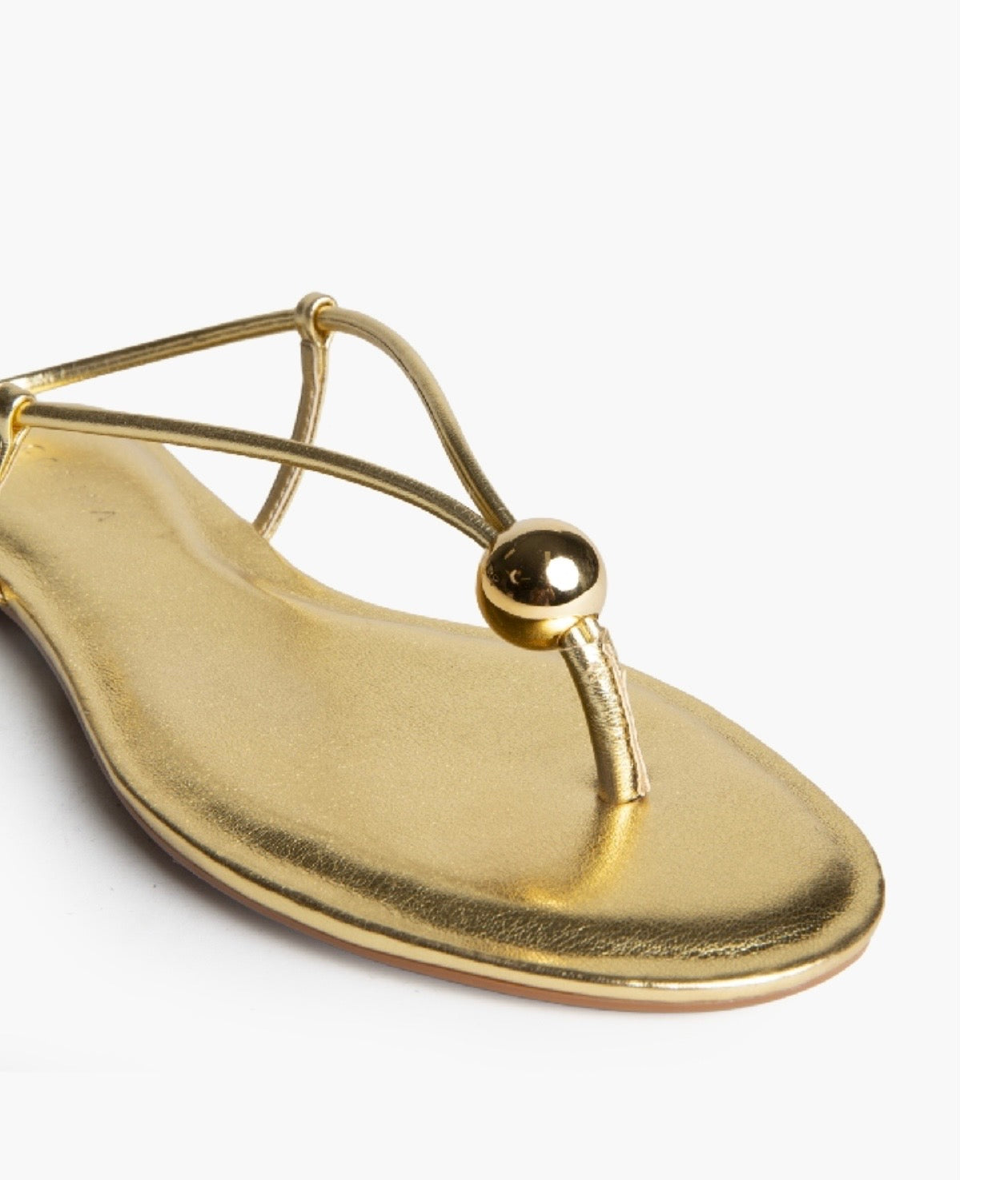 Sandalia bola dorada