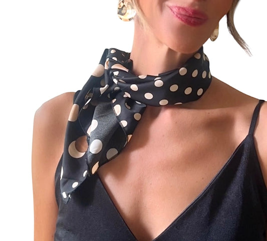 Pañuelo de cuello topos