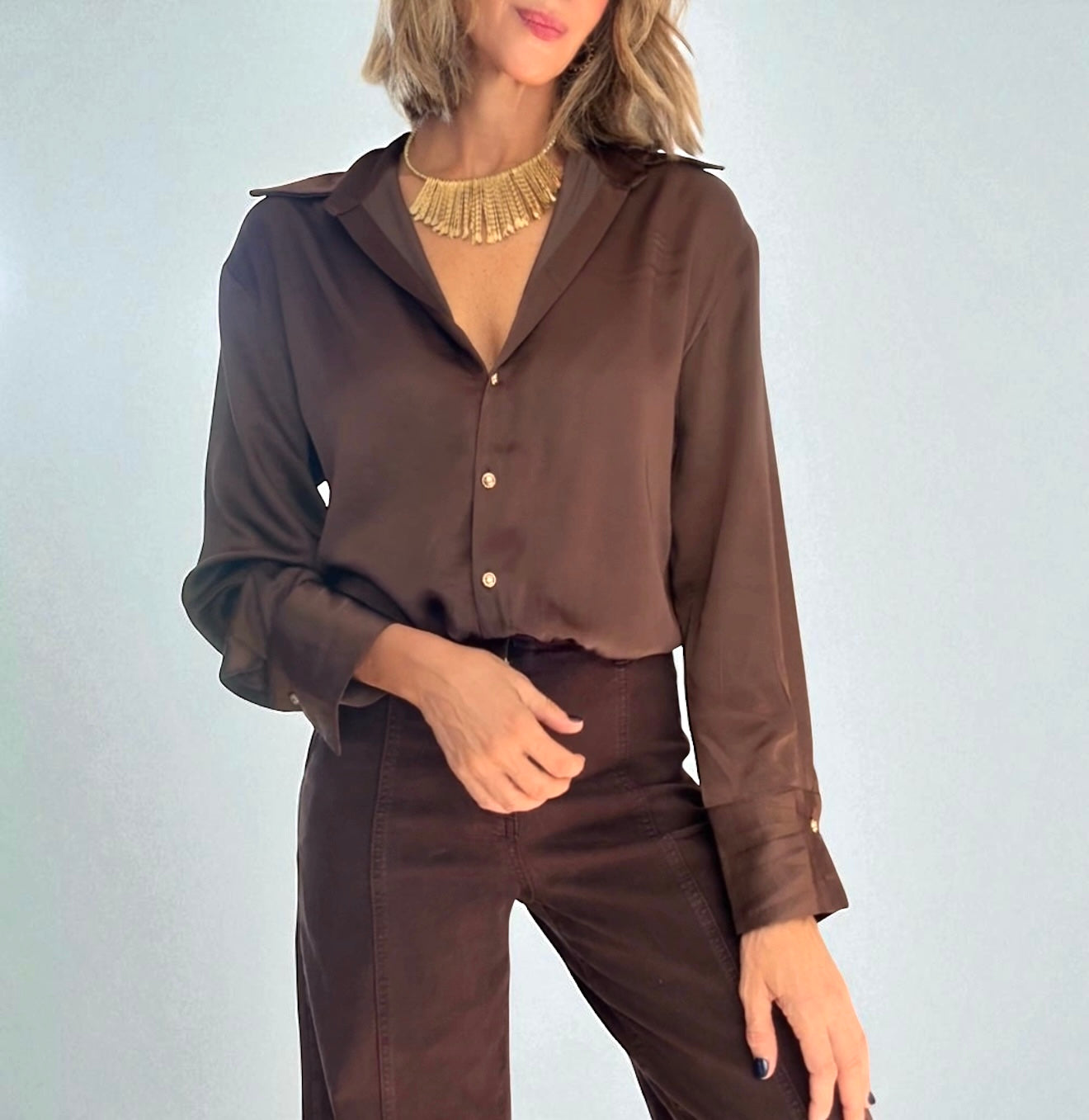 Camisa satinada marrón