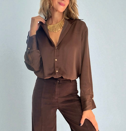 Camisa satinada marrón