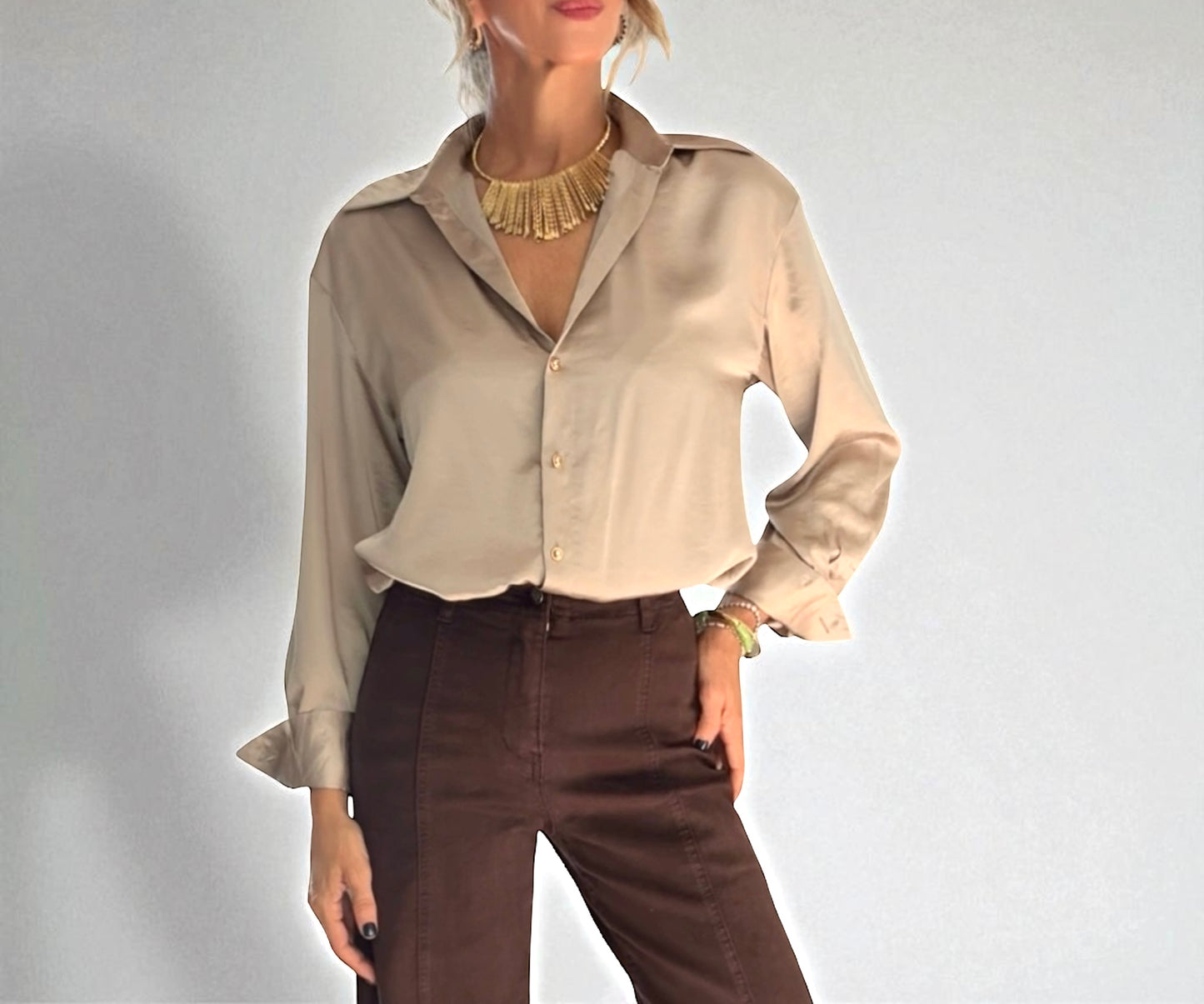 Camisa satinada beige