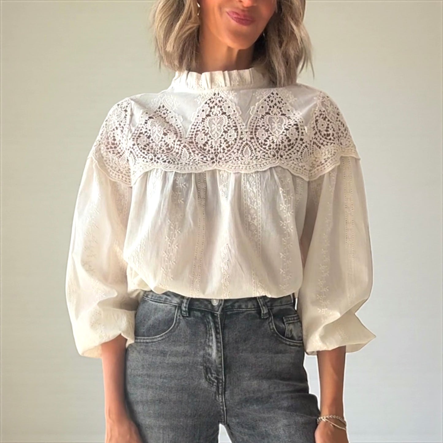 Camisa romántica bordada