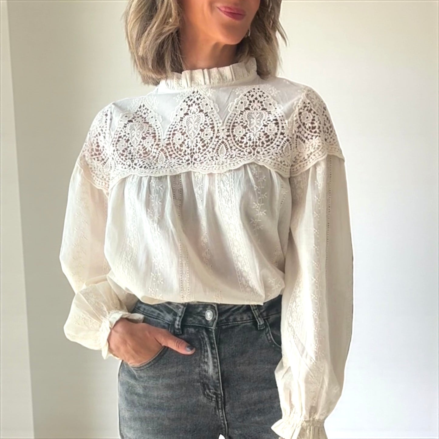 Camisa romántica bordada
