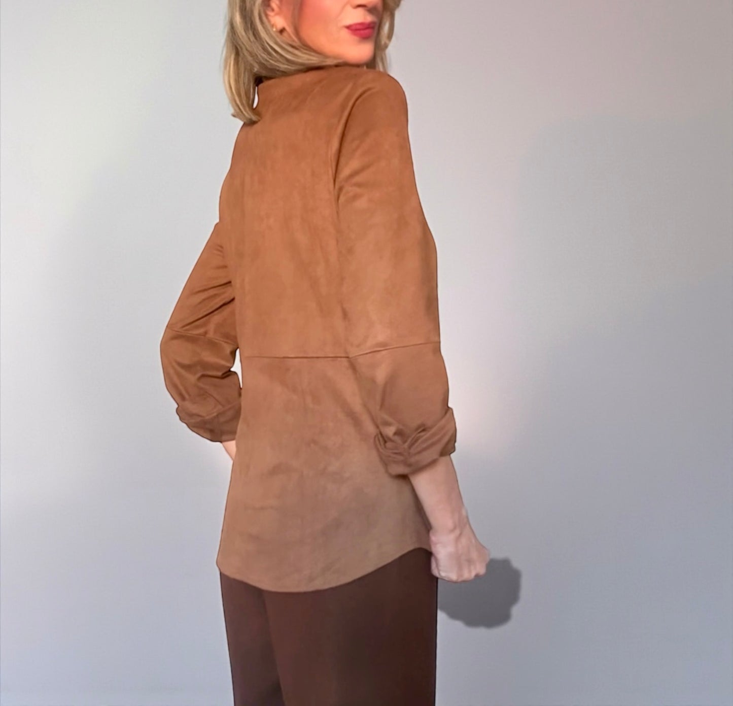 Camisa antelina camel
