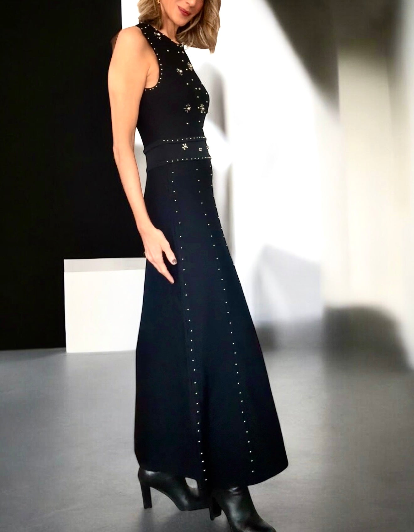 Vestido  negro detalle tachuelas