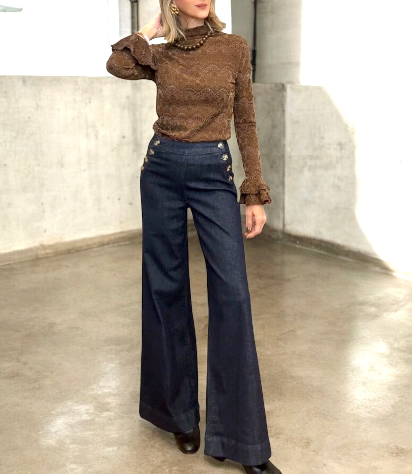 Denim azul oscuro botones laterales