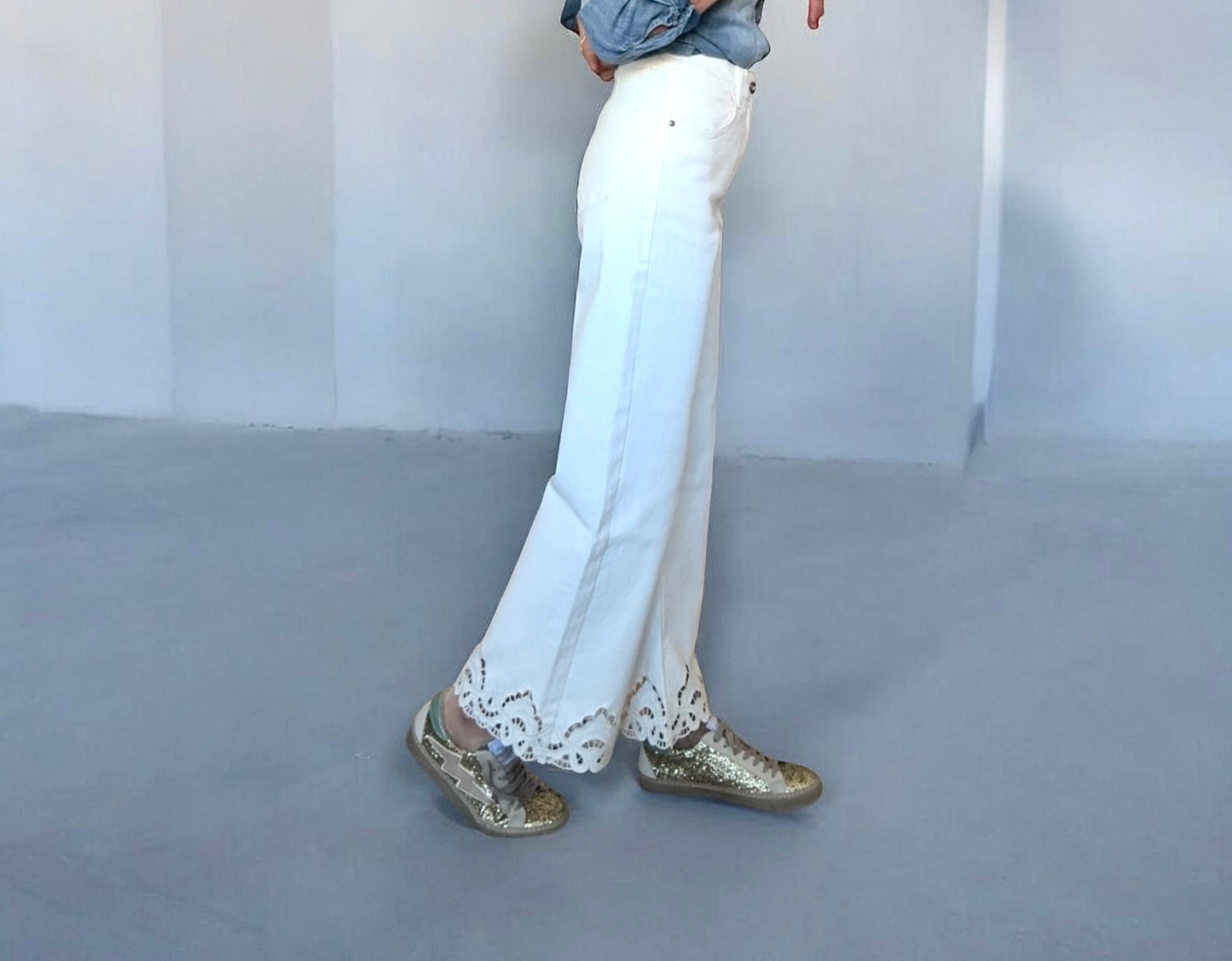 Denim blanco bordados