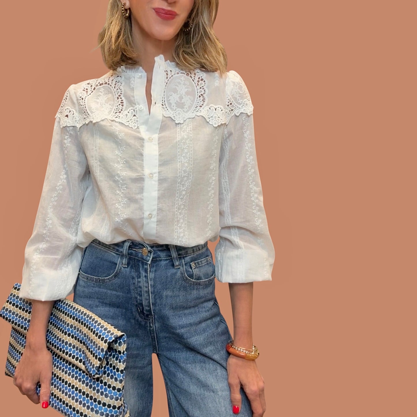 Camisa blanca bordados