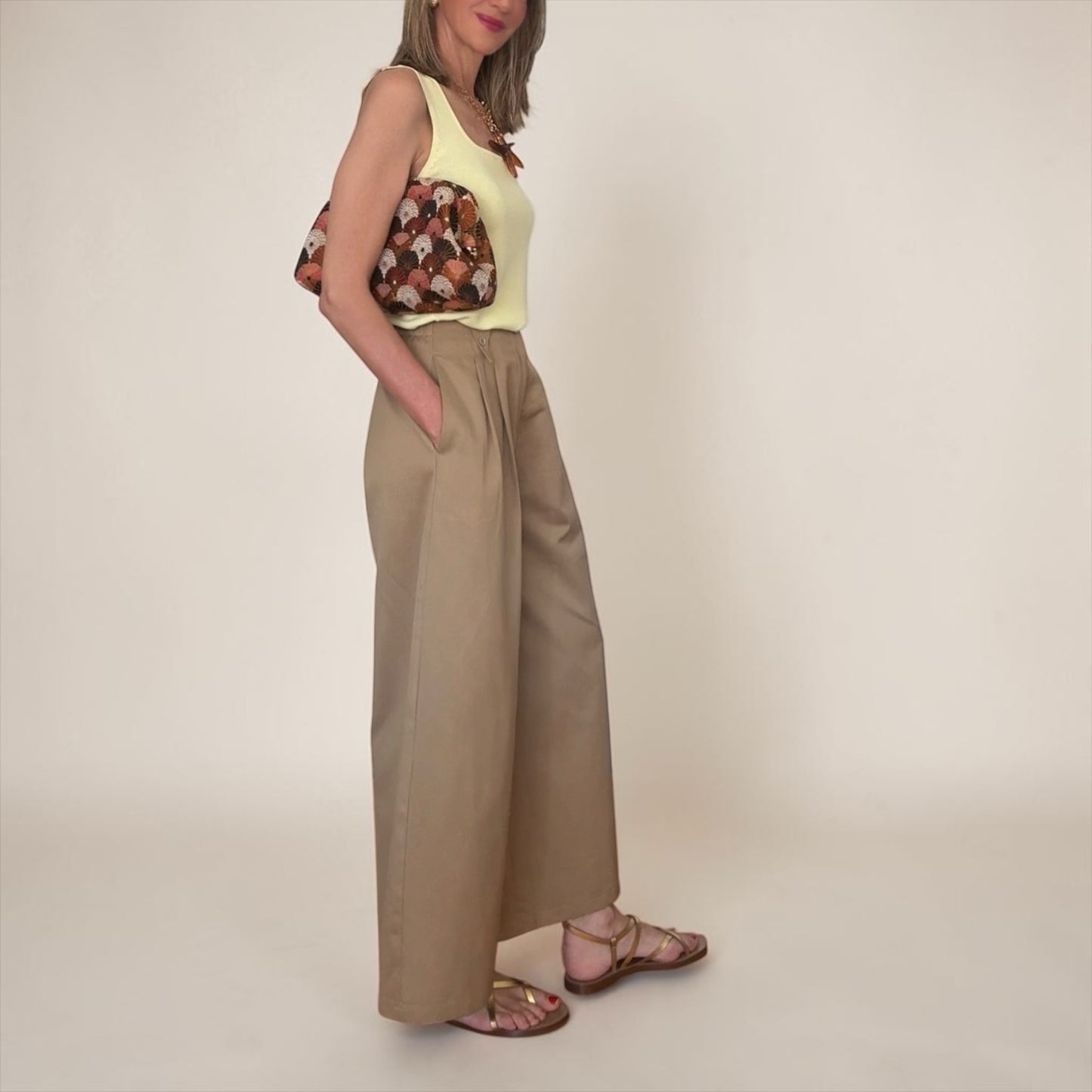 Pantalón pinzas verde claro