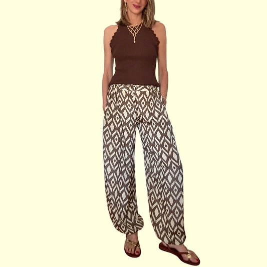 Pantalón fluido bombacho marrón &Beige