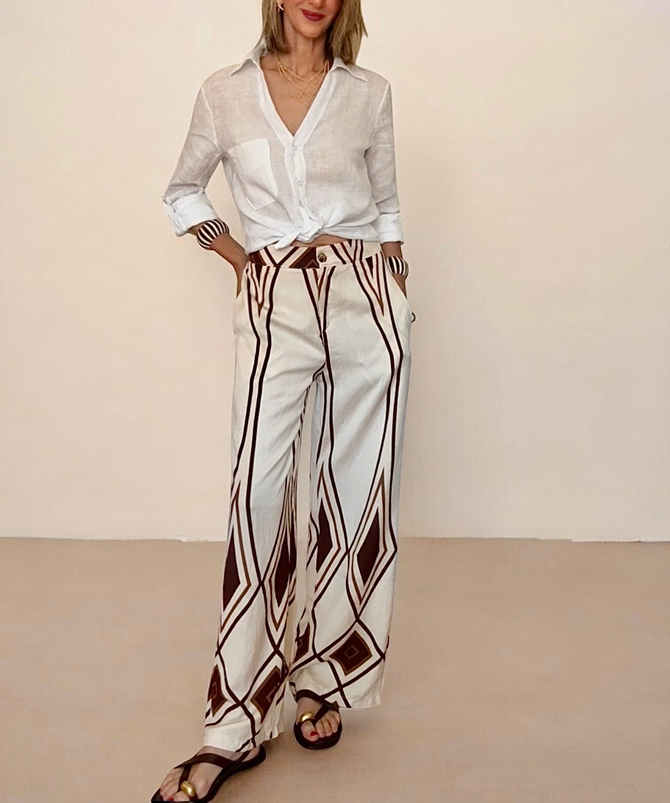 Pantalón beige estampado tonos marrones
