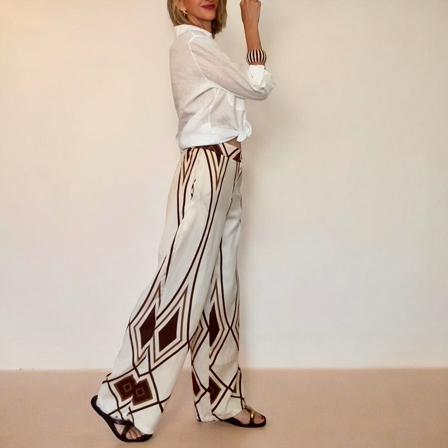 Pantalón beige estampado tonos marrones