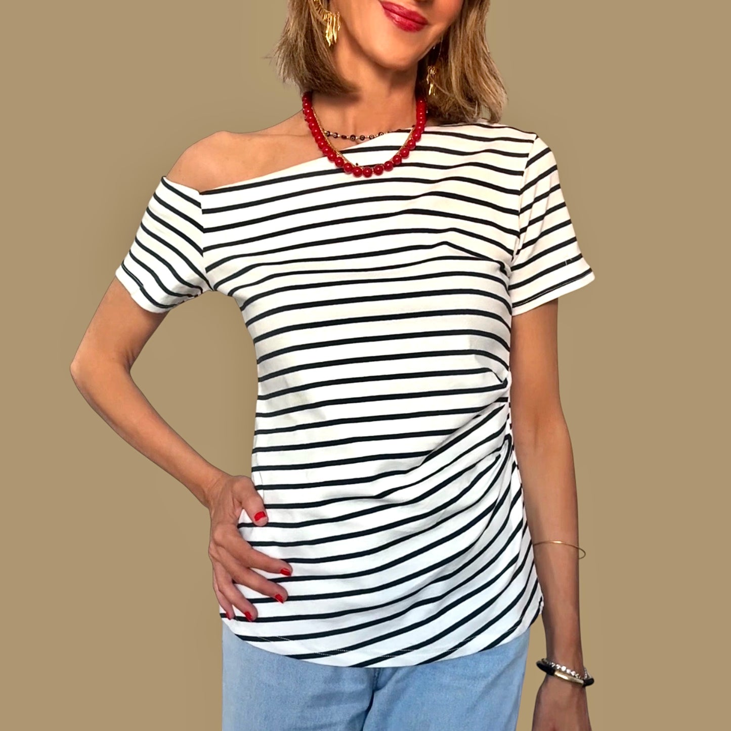 Camiseta asimétrica azul marino& blanco