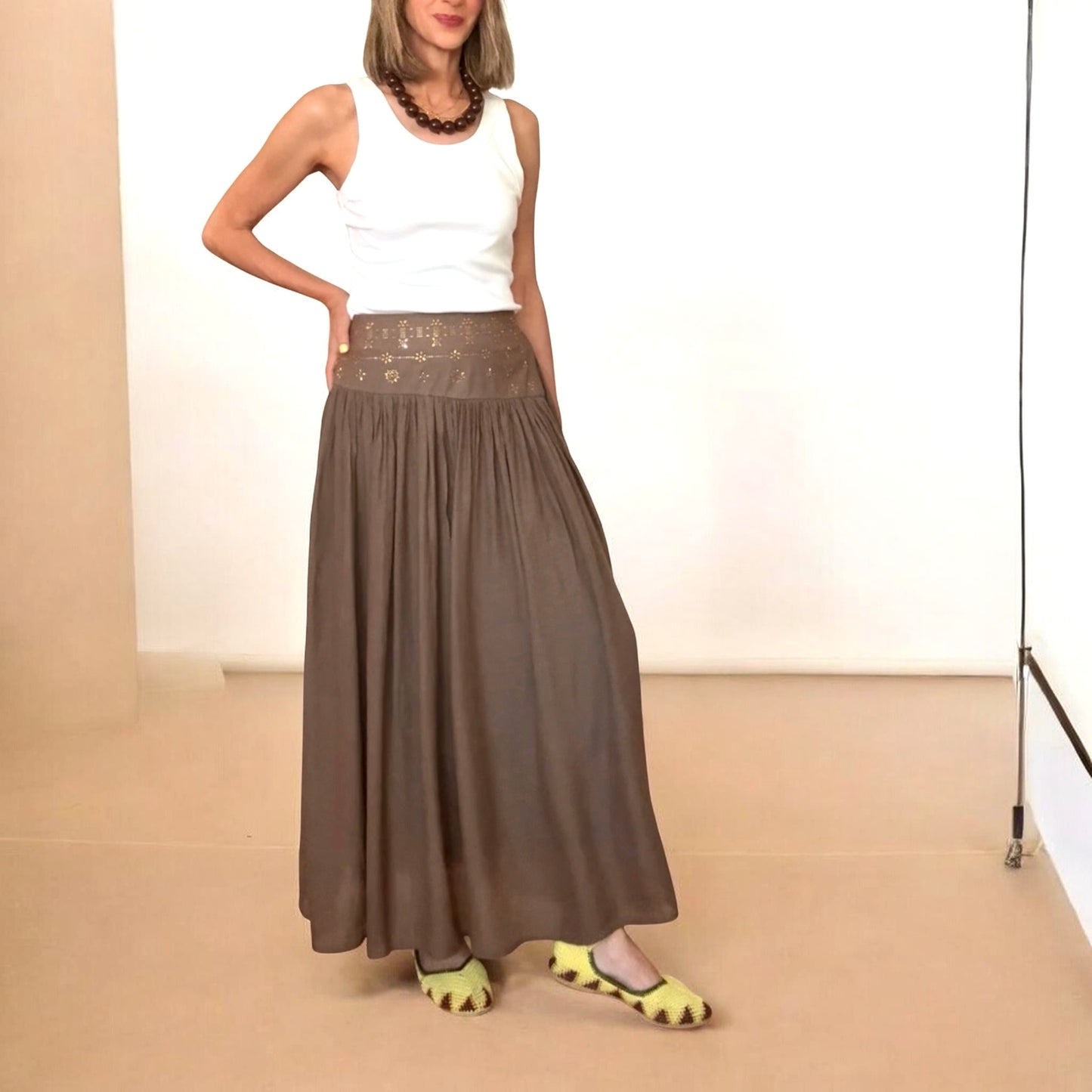 Falda fajín detalle strass caqui