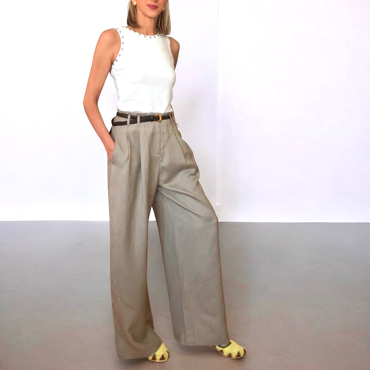 Pantalón pinzas taupe