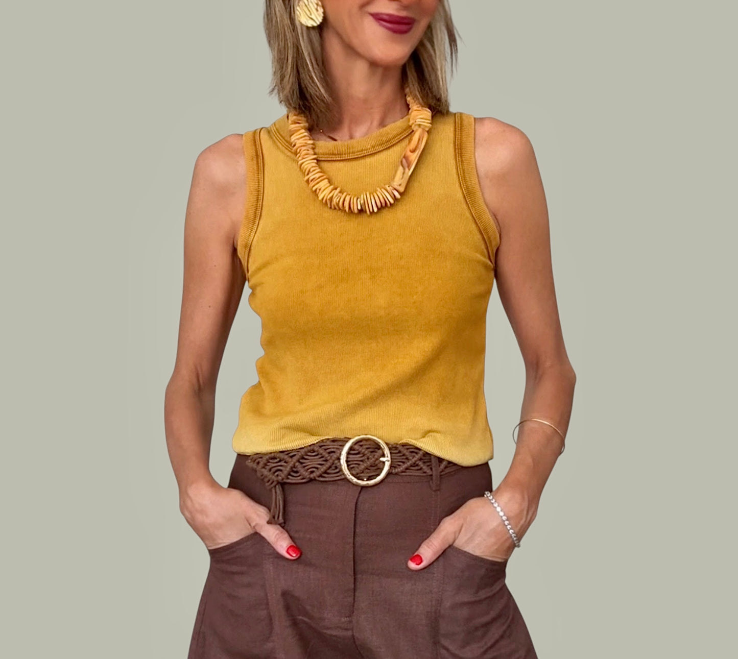 Camiseta tirantes algodón mostaza