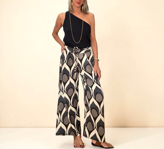 Pantalón estampado tonos grises