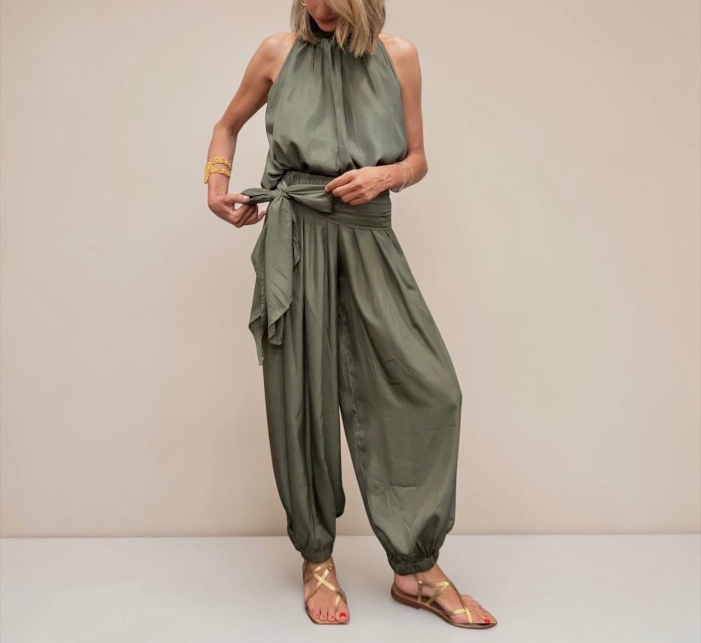 Conjunto top halter & pantalón lazada caqui