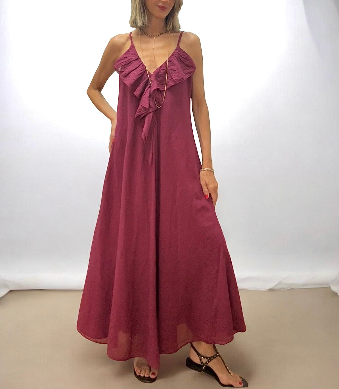 Vestido burdeos volantes